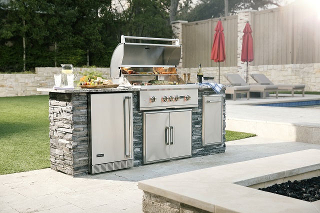 Coyote Grills Featured Island