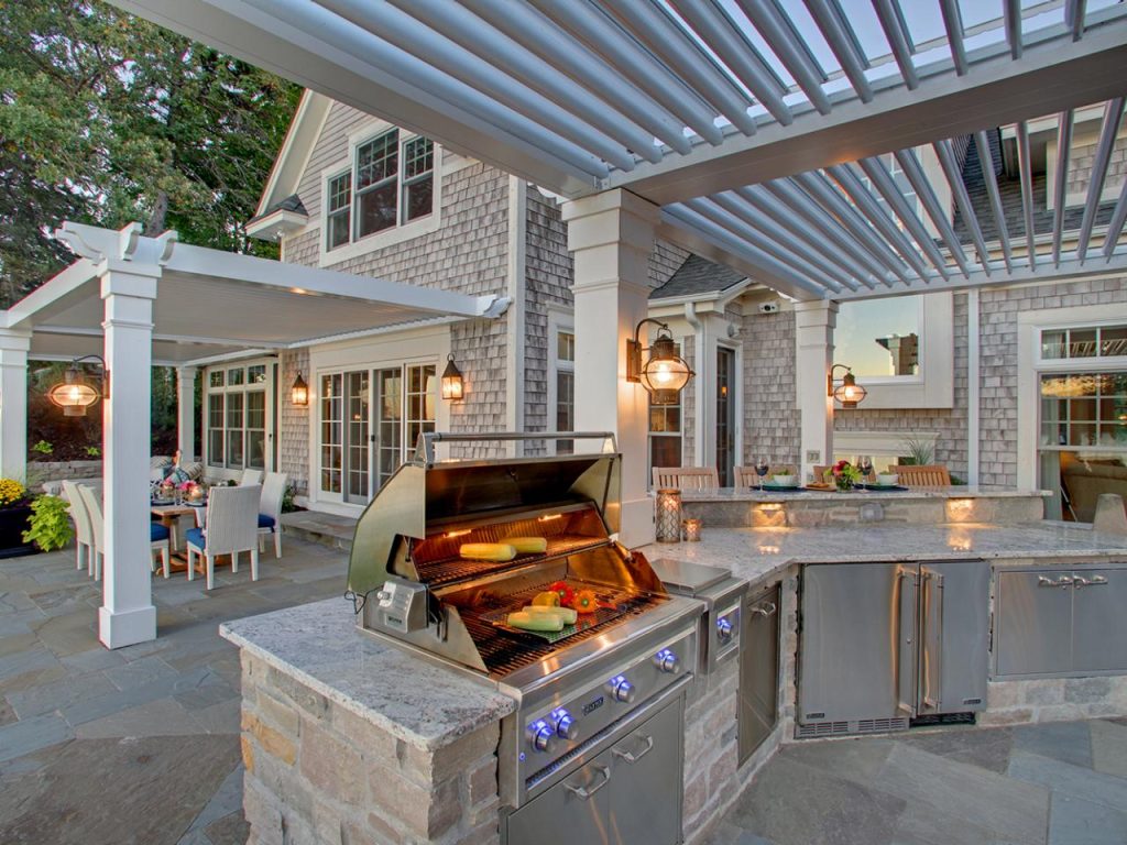 Outdoor Kitchen for a Small Space